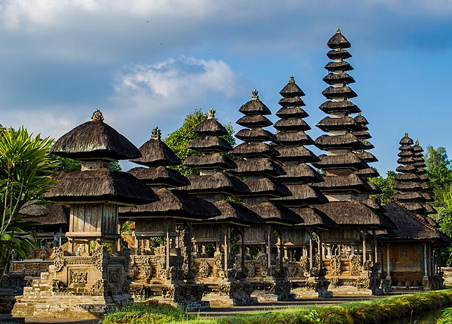 На Бали обанкротившийся отель выселил российских туристов