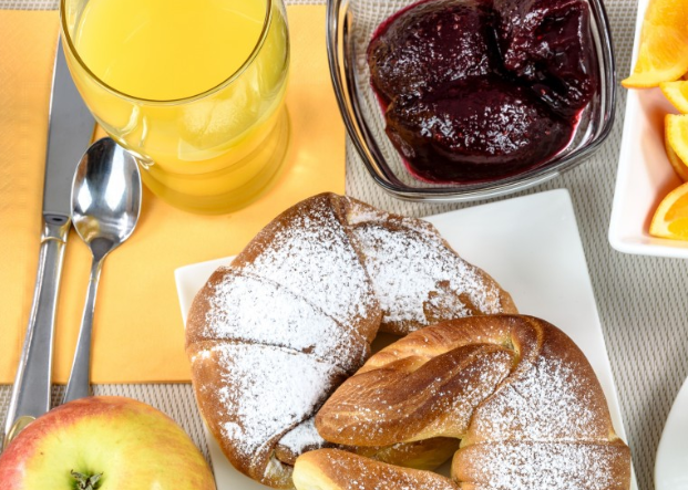 Французские ученые назвали снижающий привлекательность человека завтрак