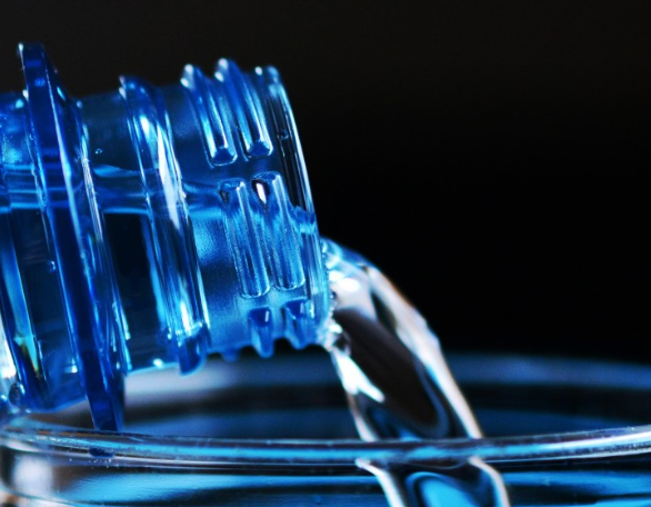 Врач Павлова опровергла миф о необходимости выпивать два литра воды в день