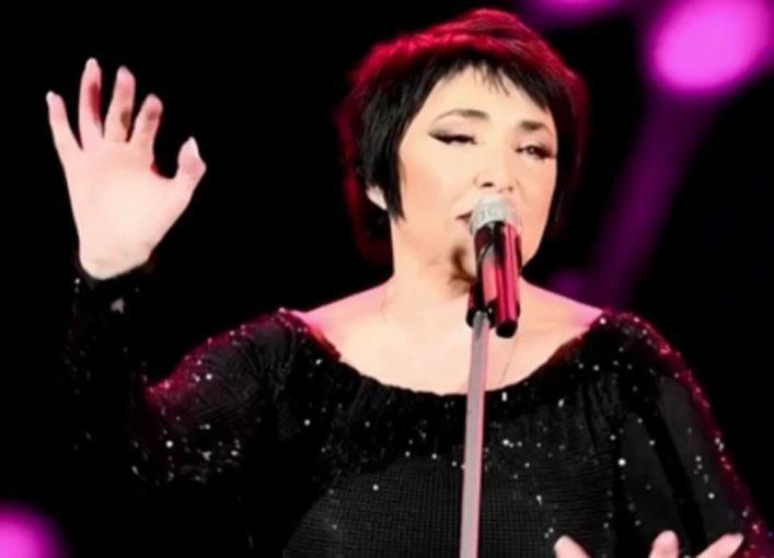 Певица Лолита вернулась на российское ТВ после «голой вечеринки»