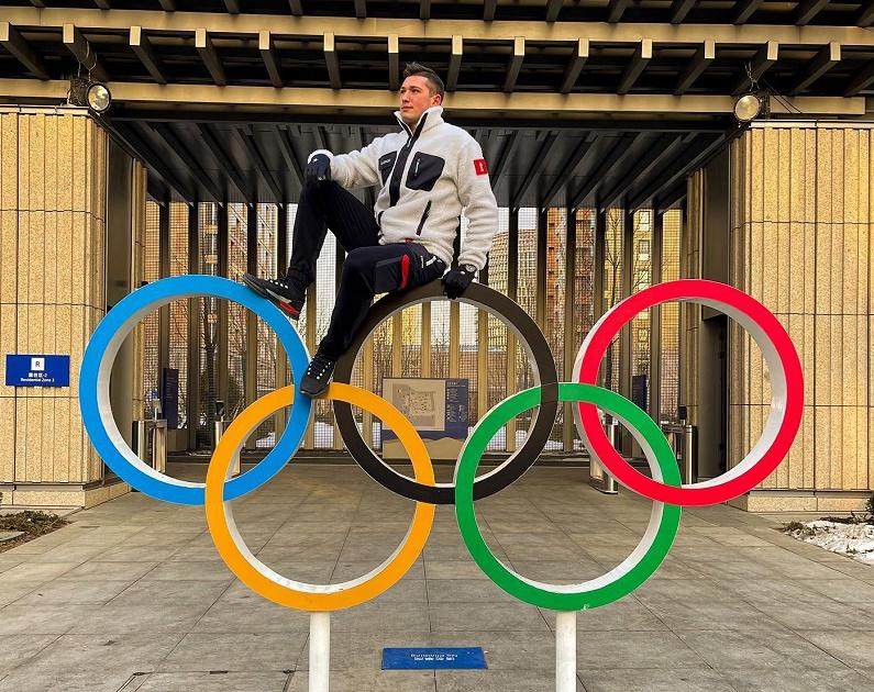 Лишённый олимпийского золота российский фигурист Галлямов потребовал объяснений у главы МОК Баха