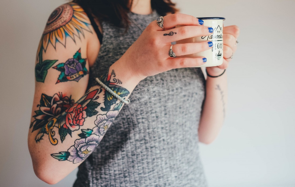 Врач Жабоева предупредила о сложностях диагностики рака кожи из-за татуировок