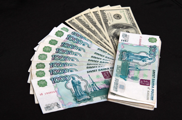 Финансист Островский рассказал о существующей вероятности роста доллара до 113 рублей