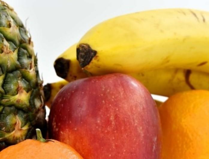 Диетолог Мосли посоветовал отказаться от тропических фруктов, чтобы похудеть