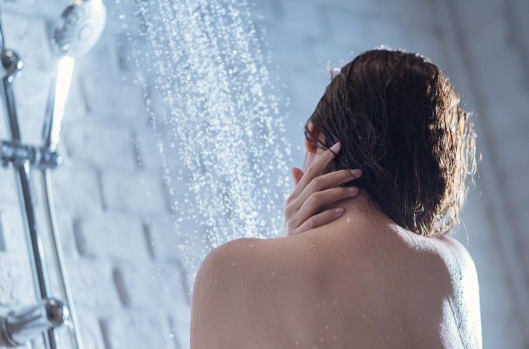 Косметолог Анчикова рассказала, что забывают помыть в душе или в ванной