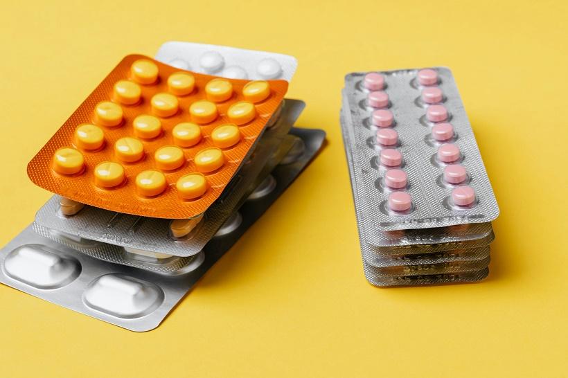 Фармаколог Петров призвал не покупать лекарства впрок