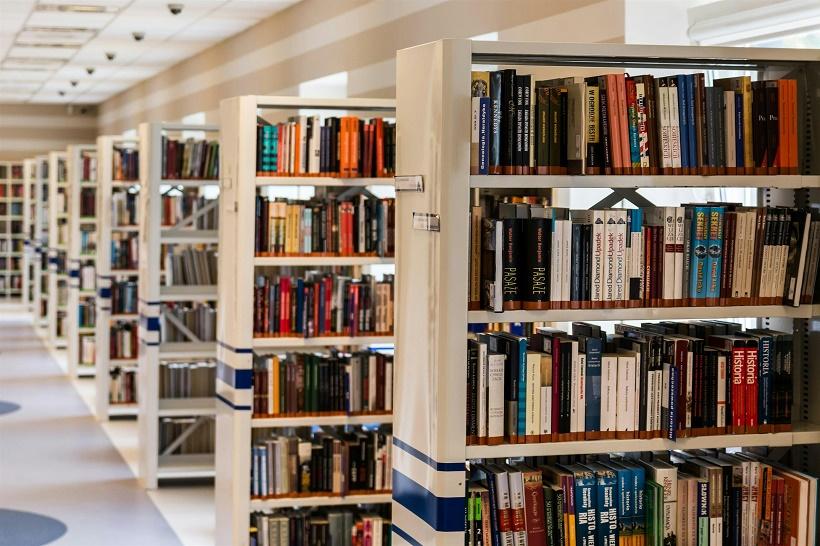 В Европе проводится массовое изъятие из библиотек книг, пропитанных мышьяком