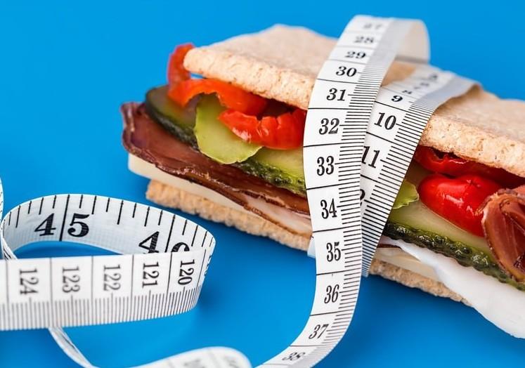 Диетолог Оскян объяснил, как завтракать для похудения без вреда для здоровья