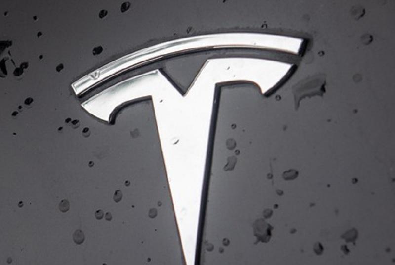 Tesla готовится к выпуску новых версий электропикапа Cybertruck