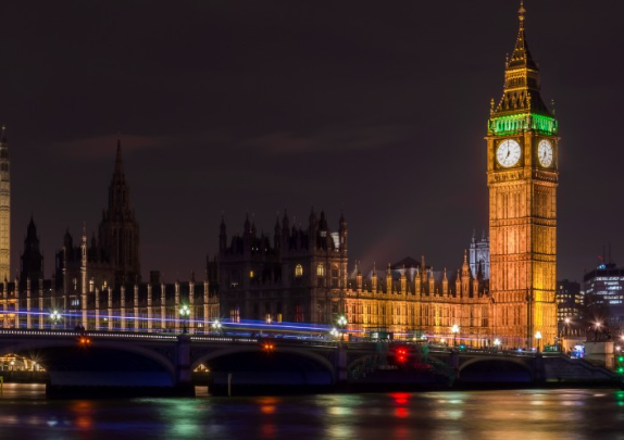 Принц Гарри сравнил жизнь в королевской семье с сериалом "Аббатство Даунтон"