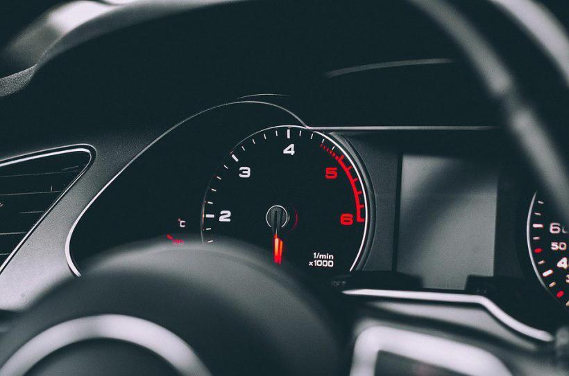 Motor.ru: Самыми мощными автомобилями 90-х годов стали Jaguar XJ220 и McLaren F1